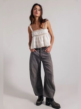 FLAWED- NWOT WE THE FREE GOOD LUCK BARREL JEANS